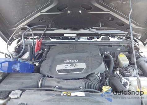 2013 Jeep Wrangler Unlimited Sport z USA, uszkodzony, nr VIN 1C4BJWDG3DL632429